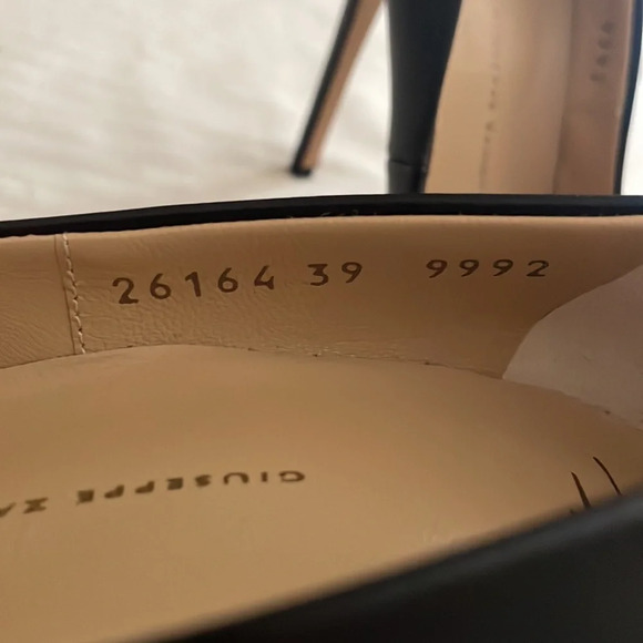 Giuseppe Zanotti Leather Pumps Heels Black Stiletto size 39 US 9 Classic NWOB - Picture 10 of 10